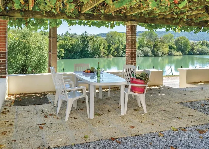 C Hébergement de vacances *