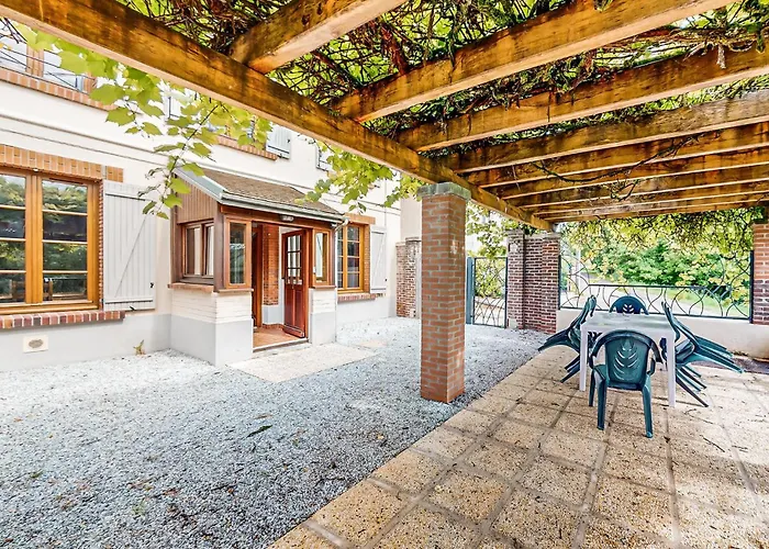 Hébergement de vacances C *